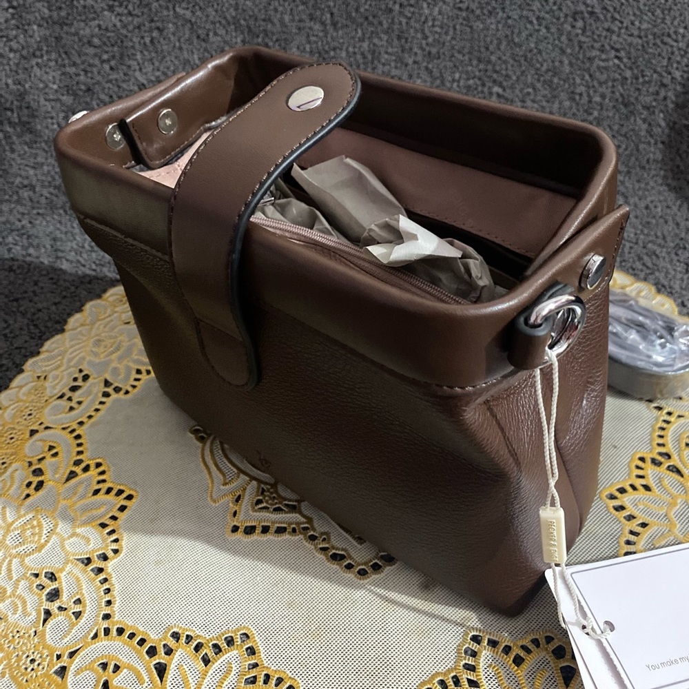 Brown leather bag - Picture 14 of 16